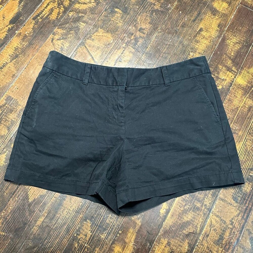 Loft black flat front normcore size 8 minimalist 4”shorts